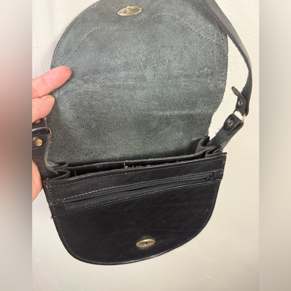 Vintage leather crossbody purse - Picture 2 of 5